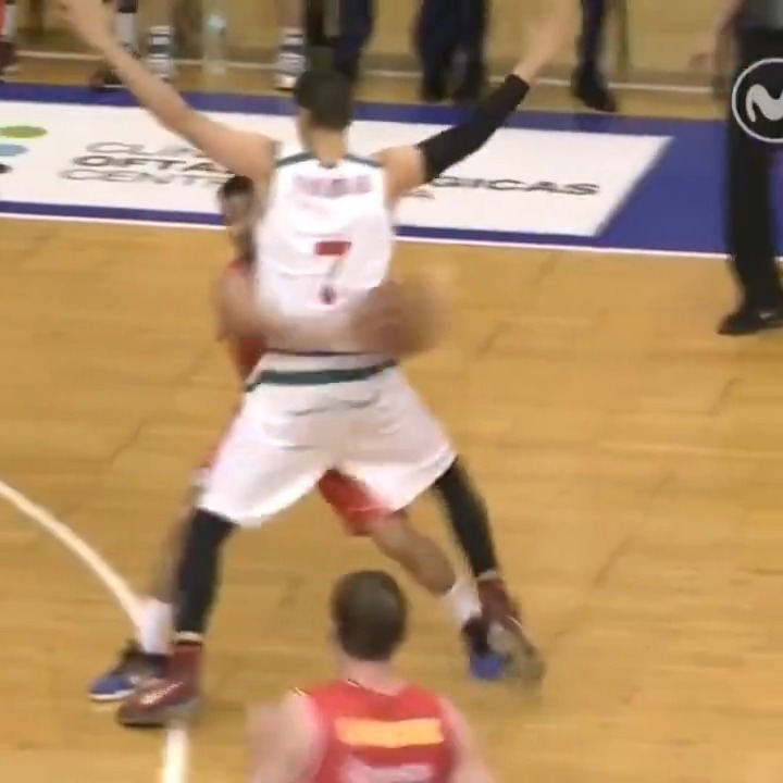 How did Facu Campazzo do this? 😱 🎥 Liga Endesa