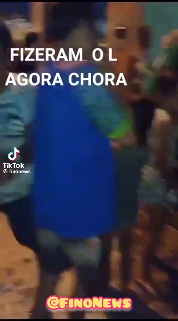 E o povo do nordeste não aprende mesmo . Lata d’água na cabeça …