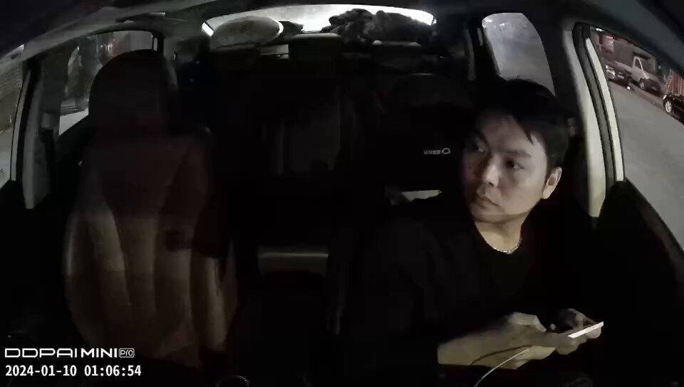 广东人也够野蛮，直接打人 对此，您有什么看法，谢谢