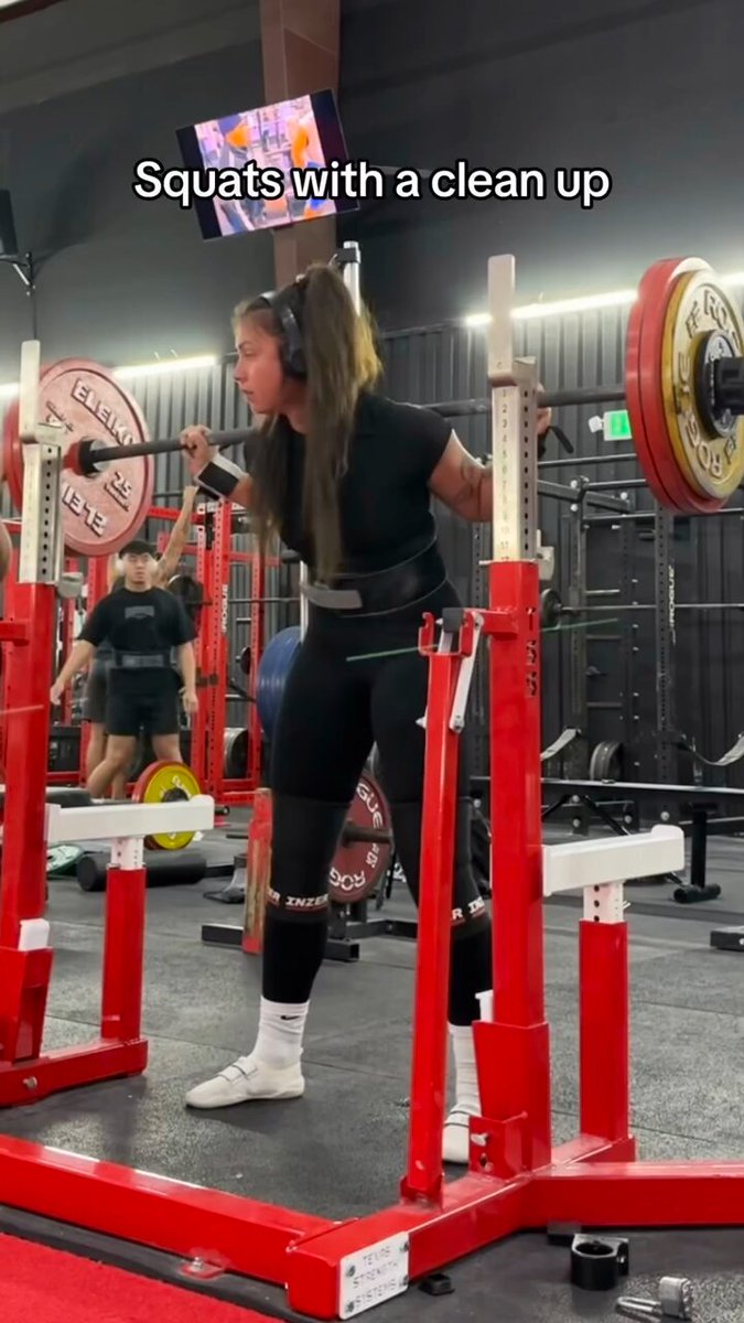 Ladies, please stop peeing on the gym floor 🤦🏽‍♂️