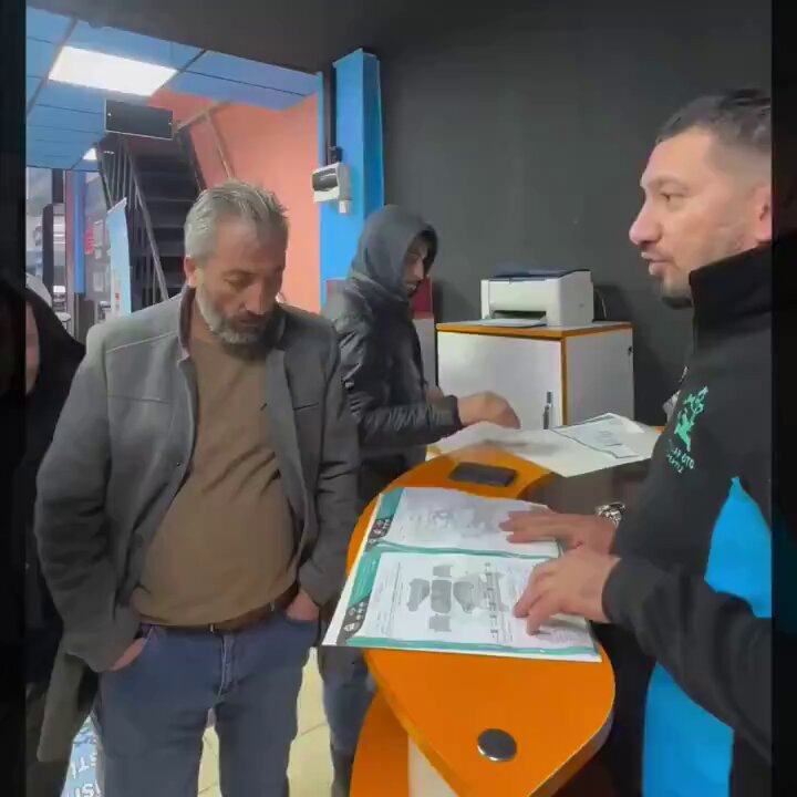 Araba almadan önce ekspertize giden vatandaş, eksper raporunu dinlerken şaşkınlığını gizleyemedi.