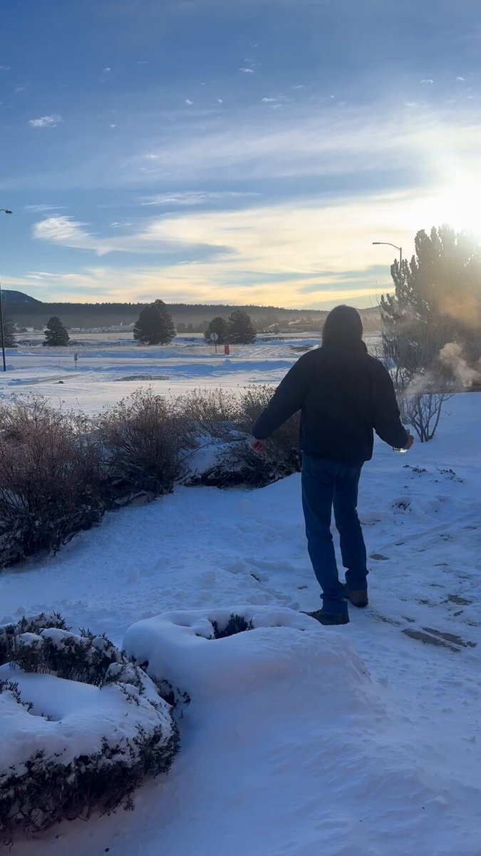 What happens when you throw boiling water in the air when it is -10F (-23 C)? Use the slider bar to step through the video frame by frame. #azwx