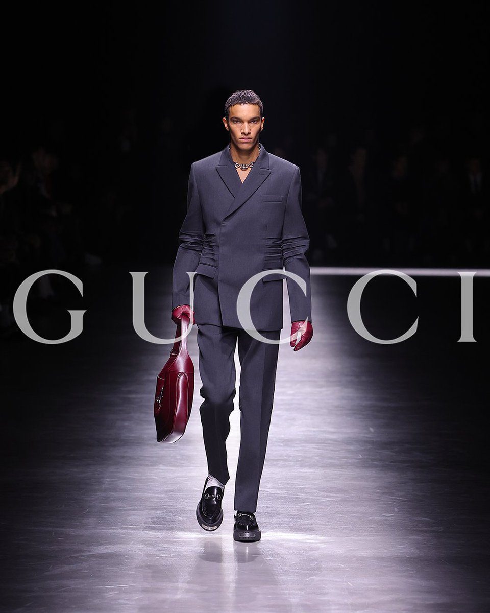 Irreverent elegance. Echoing the #GucciAncora fashion show from the runway to the music, Creative Director Sabato De Sarno rewrites the essential elements of the men’s wardrobe for #GucciFW24 with a subversive touch.