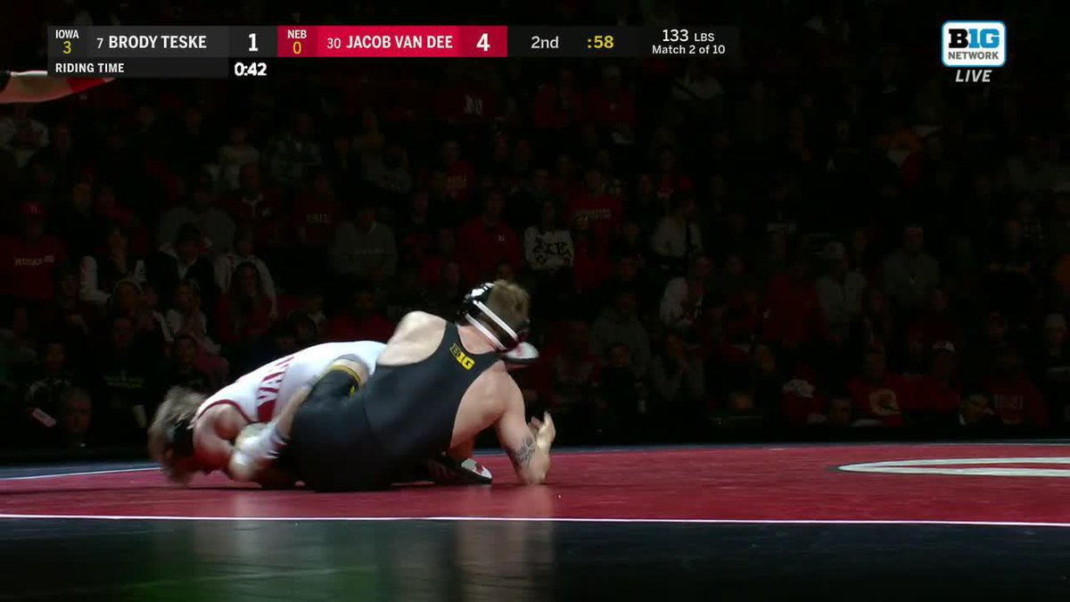 Jake Van Dee!!! 10-4 winner over #7 Teske. Dual score 3-3. Let’s goooo! 🔥🔥