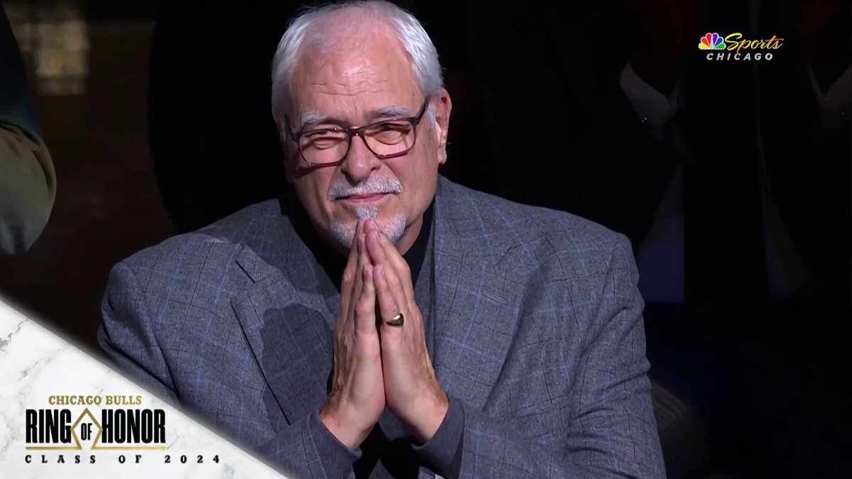 Former Bulls coach Phil Jackson is being inducted to the Bulls Ring of Honor 🙌 (via @NBCSBulls)
