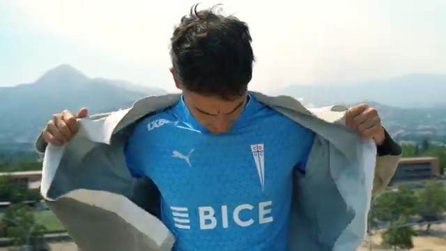 "Muchachos, los refuerzos ya estamos llegando" 💪 Desde #ElSueñoCruzado 🏟️, ¡démosle la bienvenida a Lucas Menossi a #LosCruzados! ⚪🔵