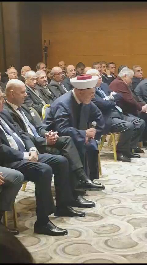 شاهد.. المفتش العام للأوقاف الإسلامية في لبنان الشيخ الدكتور أسامة حداد يرد على كلمات مسيئة للدولة العثمانية في مداخلة الأب أنطوان مسرة في "ملتقى بيروت"، اليوم السبت، مشددا أن الدولة العثمانية دافعت عن كرامة فلسطين بمسلميها ومسيحييها.