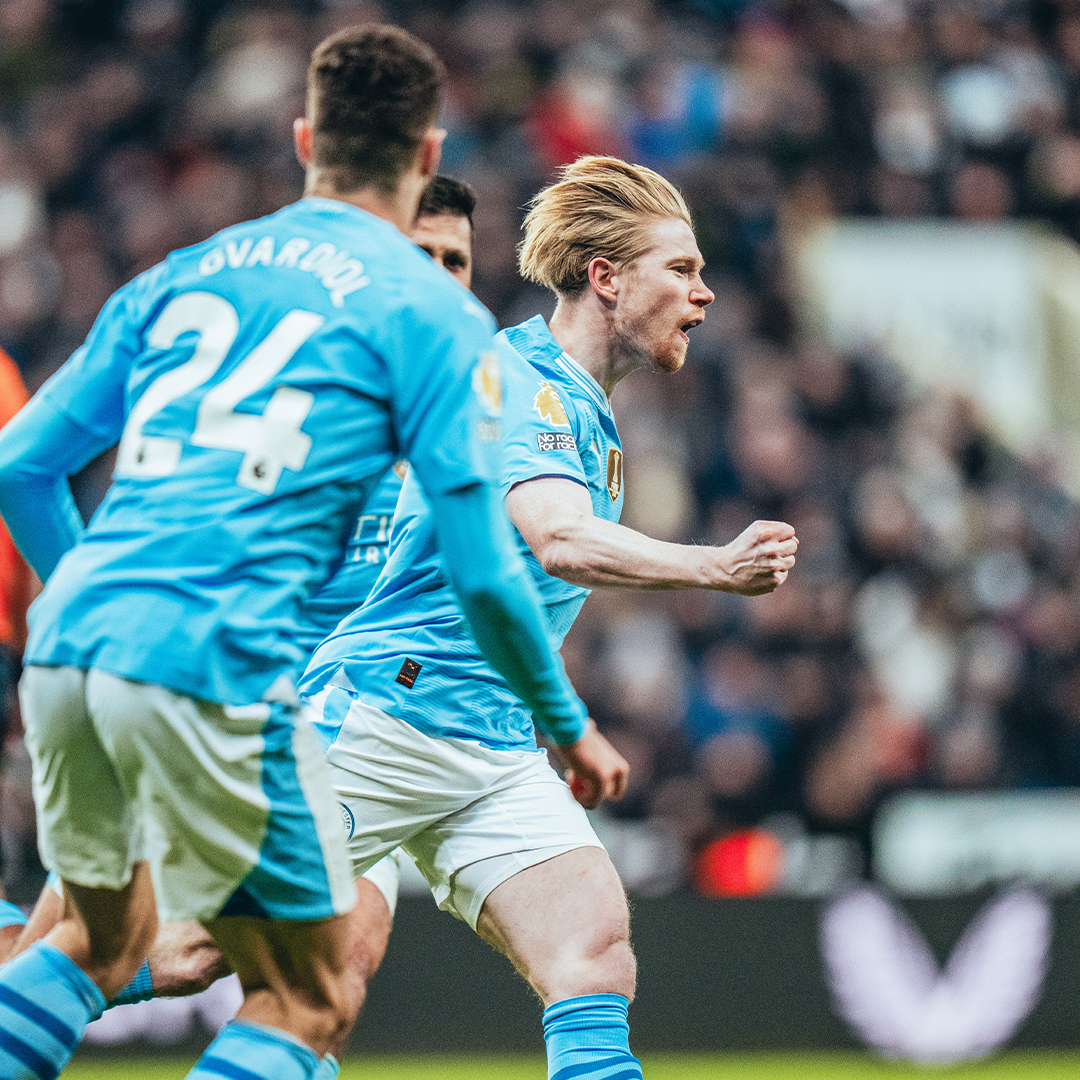 Trailing in the match and in need of some inspiration from the bench? Enter, Kevin De Bruyne. 🎥 Manchester City
