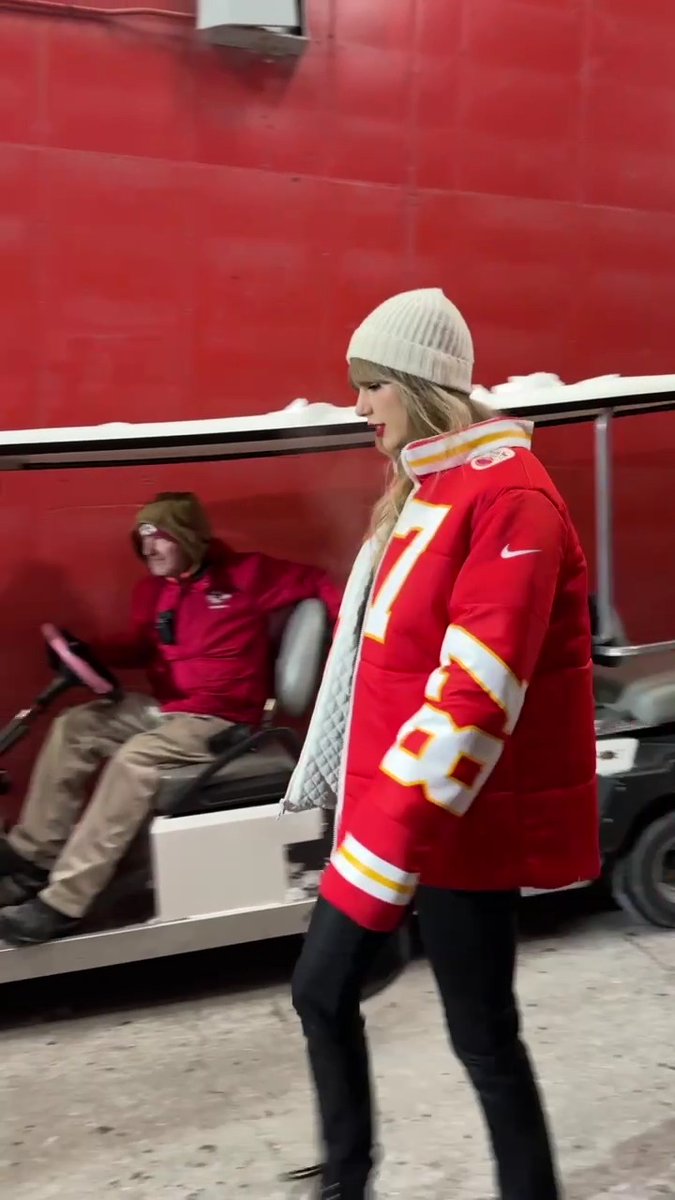 Taylor Swift arrives for playoff football.