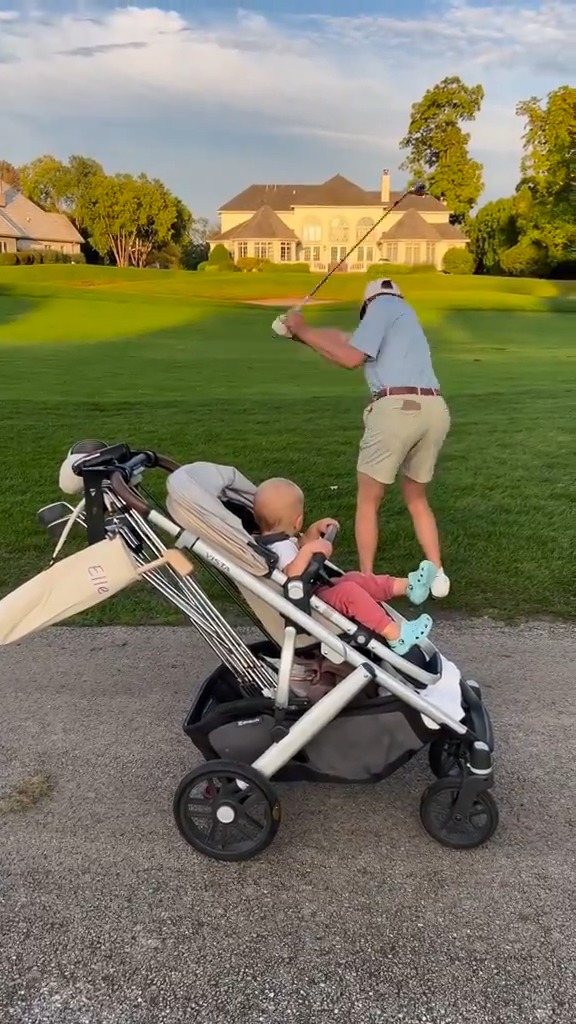 Peak golf dad. 🏆 (📹: TikTok/ kidcaddie)