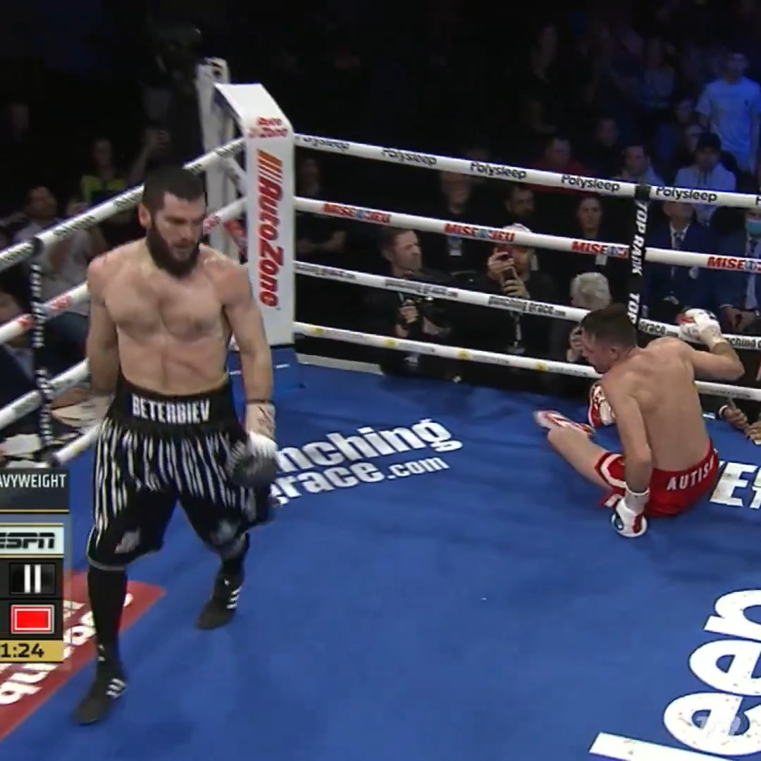 HE DOES IT AGAIN. The man at Light Heavyweight Artur Beterbiev 🏆