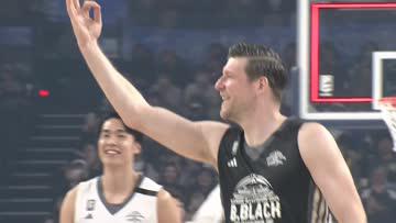 琉球ファンの想いが届いたブザービーター💫💫 クーリーのコーナースリーが決まり、前半終了! Jack Ryan Cooley 琉球ゴールデンキングス公式 📺NHK BS / J SPORTS 🌺バスケットLIVEで生配信中 #Bリーグオールスター #Bリーグ