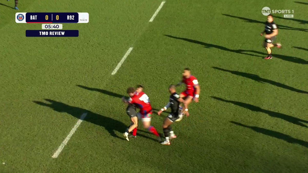 A yellow card to Alfie Barbeary 🟨 Barbeary will spend 10 minutes on the sidelines for a high tackle. Right call? #InvestecChampionsCup #BATvR92
