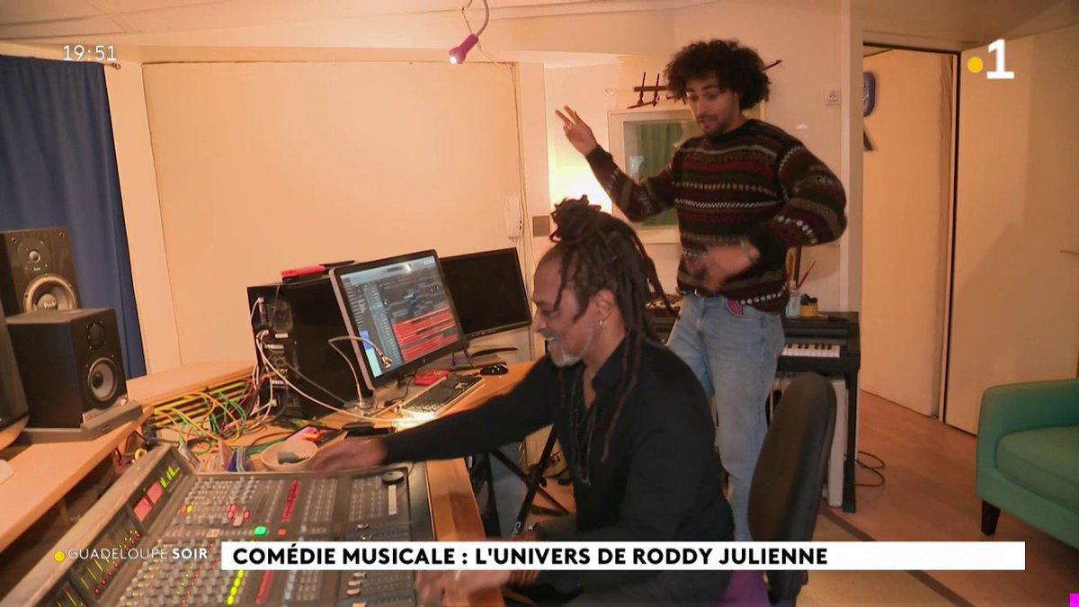 Les Minikeums, Starmania, les Ratz, ou encore Notre-Dame de Paris... Son nom ne vous dit peut-être rien, mais ce comédien, chanteur, compositeur martiniquais a apporté sa touche à des shows et spectacles très populaires. La1ère.fr est allée à la rencontre de Roddy Julienne 👇