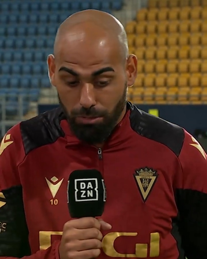 La reacción de Fali al audio del VAR sobre la acción que acabó en penalti a favor del Cádiz, en directo en #ElPostDeDAZN 🗣️ "No es penalti, aunque te llame no tienes que volver a pitar"