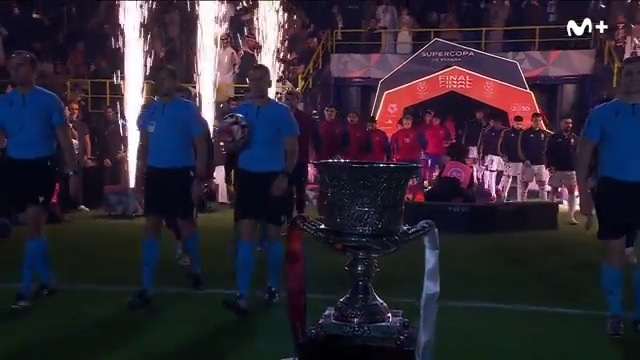 Saltan los protagonistas al Al-Awwal Stadium. āļø šššš„ šššš«š¢š - š
š ššš«ššš„šØš§š šŗ Movistar Plus+ (dial 7) ā”ļø Por sólo 14⬠al mes seas del operador que seas š #superSupercopa #LaCasaDelFĆŗtbol