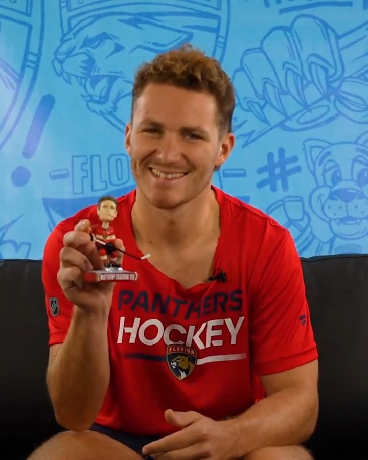 Yes, the mini bobblehead has his own mouthguard too 😂 Join us on Wednesday and take home yours! »