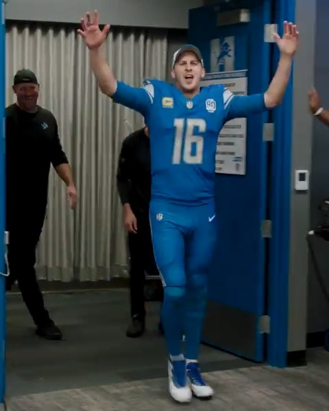 Lions locker room was chanting for Jared Goff 💙 Detroit is HYPED 🗣️ (via Detroit Lions)