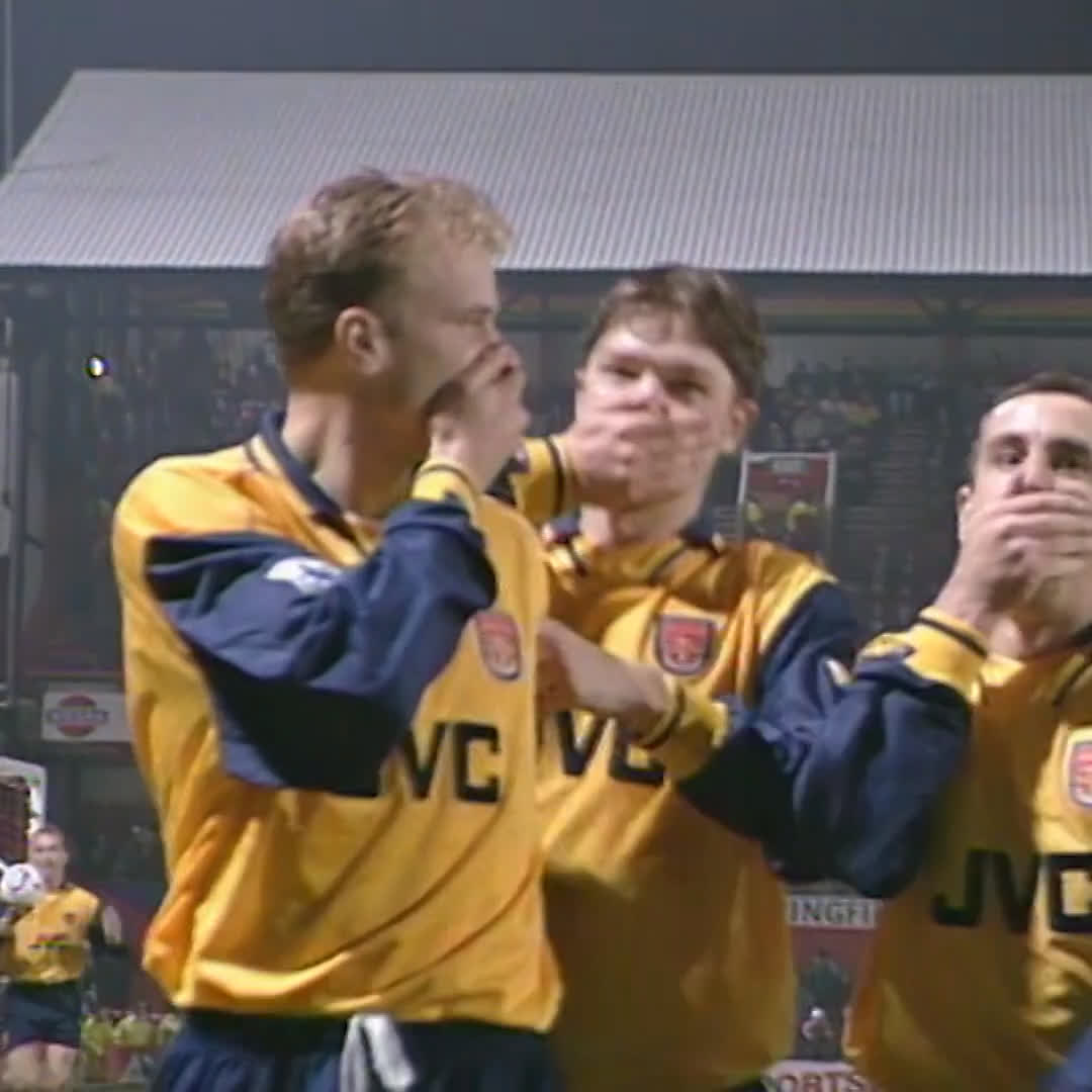 27 years since Dennis Bergkamp did this madness 🤭 Arsenal