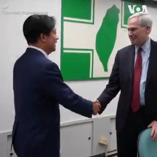 台湾当选总统赖清德1月15日告诉一个由美国前政府高级官员组成的非官方代表团说,他希望美国继续支持台湾并表示他的政府将继续维护台湾海峡的和平与稳定。赖清德将于5月20日宣誓就职。 报道: