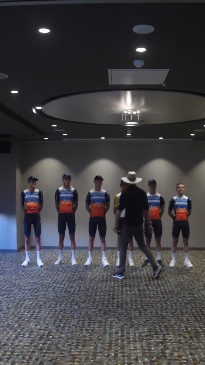 Hayman’s a little strict this TDU 😳🤠 No pressure guys! 🙊🙈 #TourDownUnder 🇦🇺