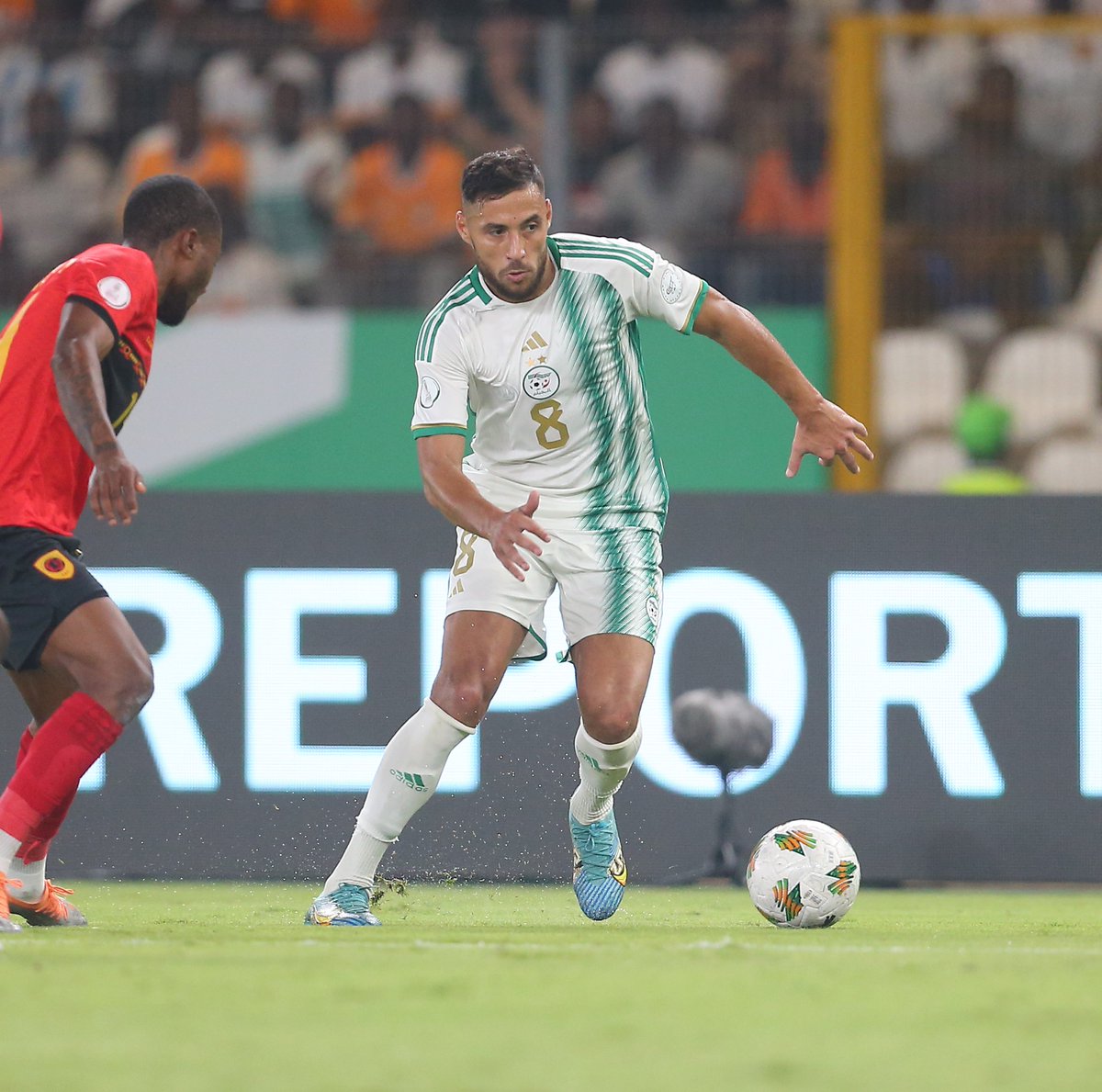 Stop that, Belaili 🔥 The #TotalEnergiesAFCON2023 ‘Move of the day’ from Algeria’s star 🇩🇿 Rexona NG