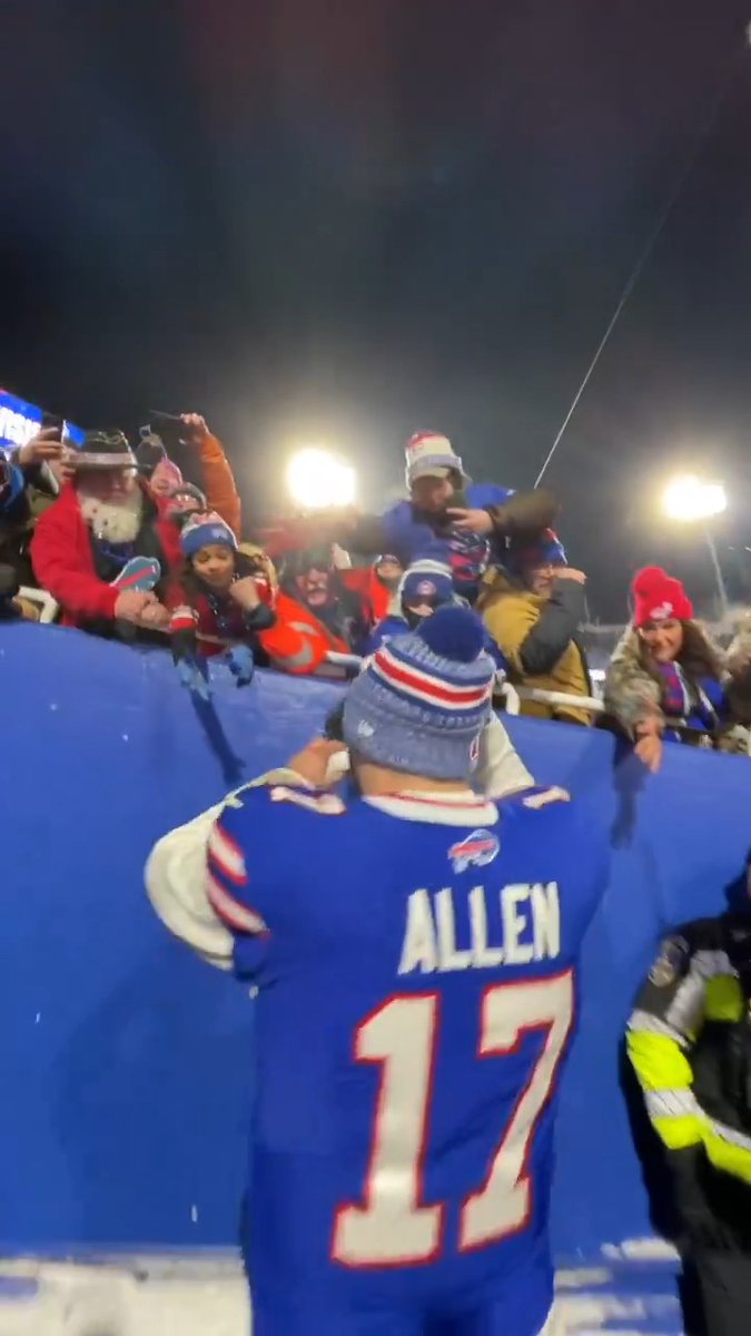 That lucky fan got a Josh Allen game-worn hat. 🫶 #NFLPlayoffs