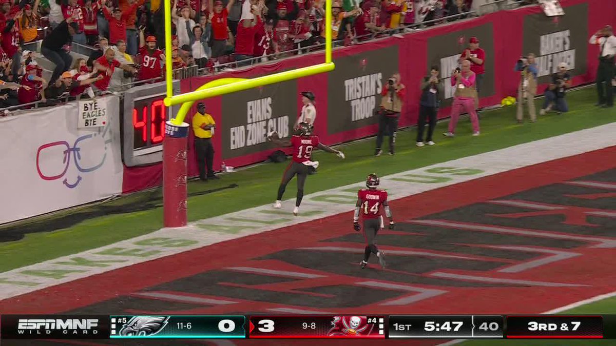 DAVID MOORE, WHAT A SOLO EFFORT FOR THE TD 😱 #PHIvsTB