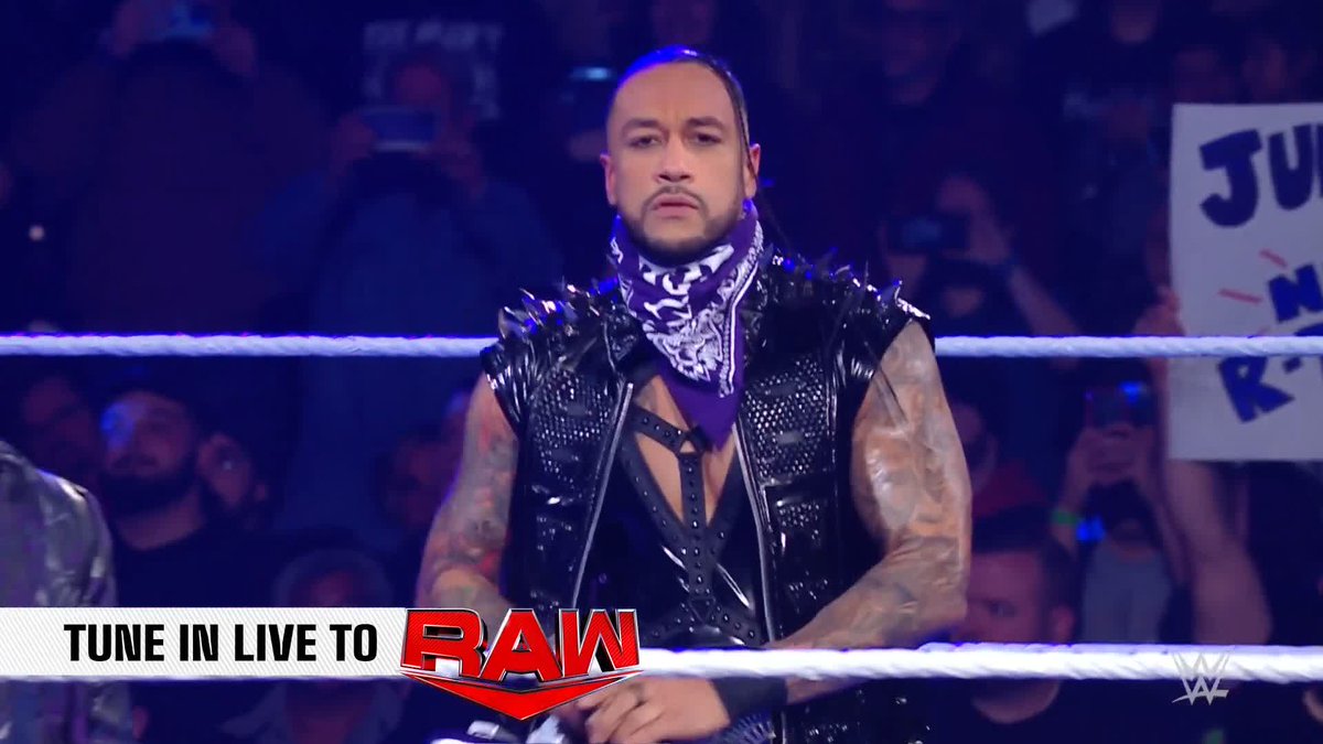 ๐๐๐๐ ๐๐๐๐ ๐๐๐๐ ๐๐๐๐ #WWERaw
