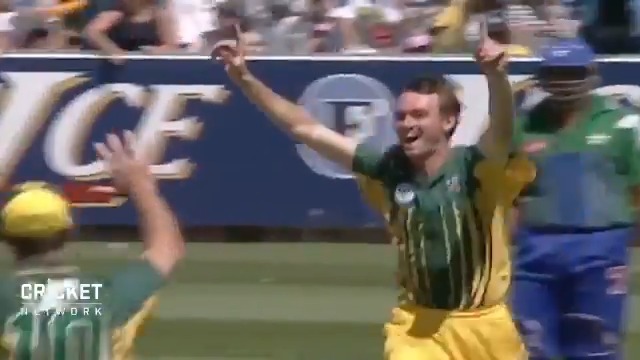 A Hat-trick and 5 wickets haul #OnThisDay in 1997, Anthony Stuart took 5 wickets including a hat trick in his third ODI for Australia but was never picked for Australia again. Stuart took 8 wickets at 13.62 in 3 ODIs but never played again for Australia.