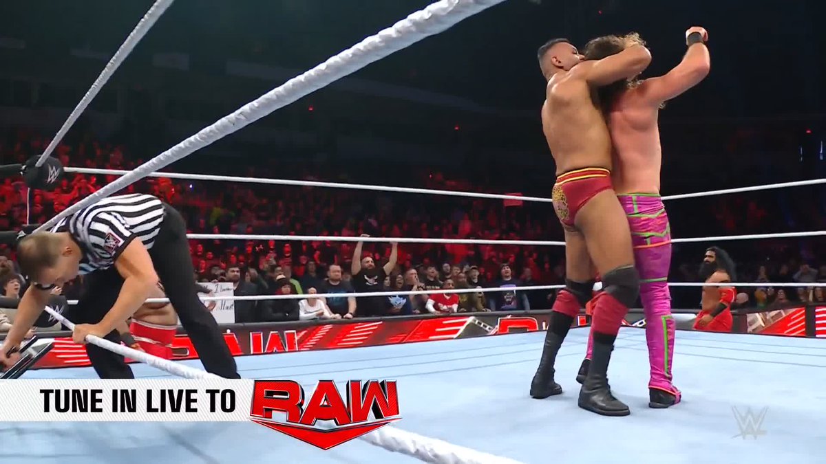 😲😲😲😲😲😲😲😲😲 #WWERaw