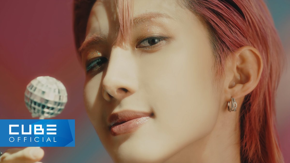 [📽] 후이 - '흠뻑' Official Music Video ▶ #후이 #HUI #WHU_IS_ME_Complex #흠뻑 #Hmm_BOP