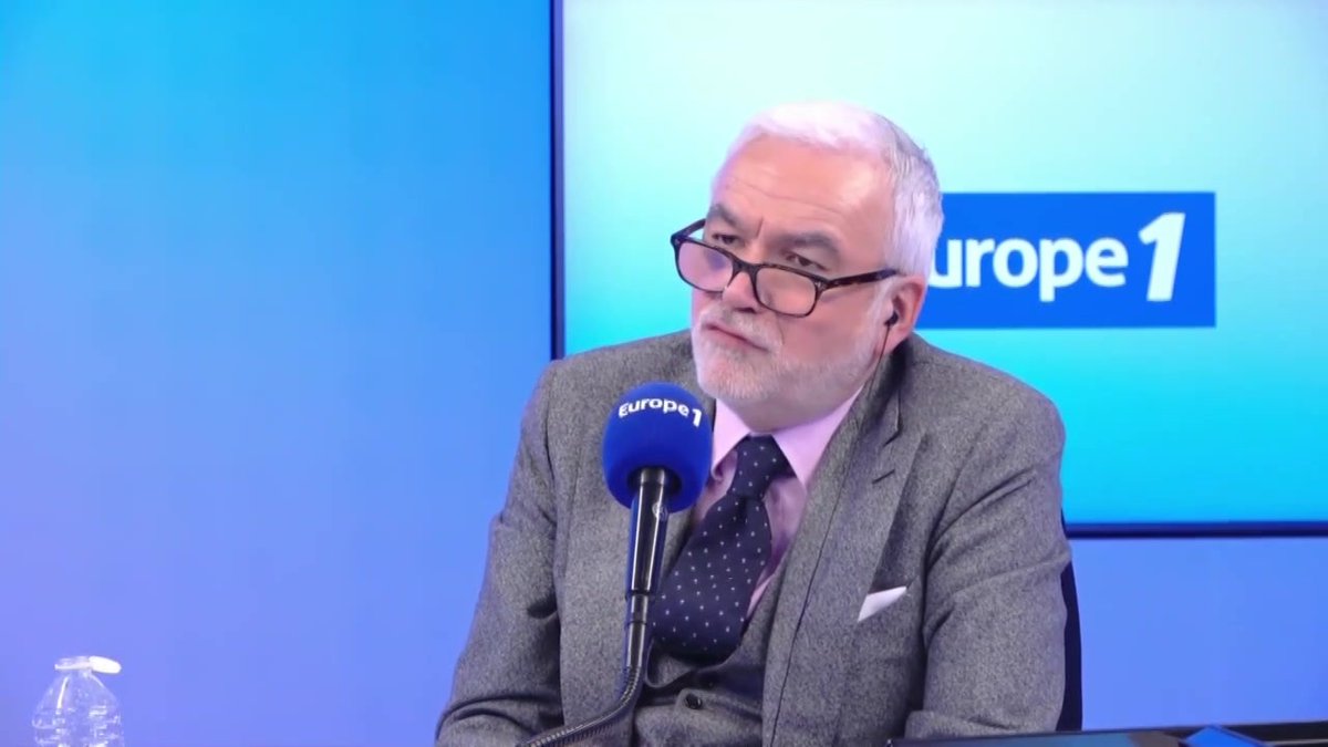 « Dans l’histoire des guerres, les gens acceptaient de mourir pour la nation. Le chemin des dames par exemple, 400 000 gamins vont mourir. Aujourd’hui c’est inimaginable », selon Luc Ferry #PascalPraudEtVous #Europe1