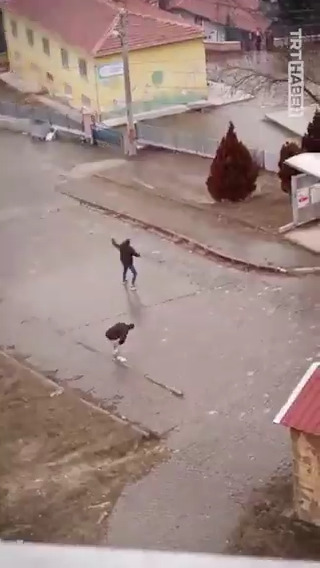 Kastamonuluların buzla imtihanı. ❄️