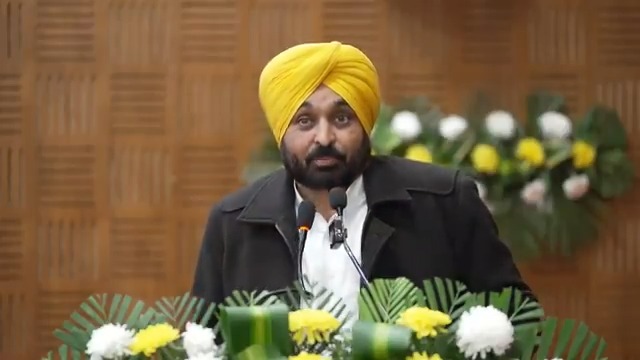 ਹਰ ਸਾਲ ਦਸੰਬਰ ਮਹੀਨੇ ਪੰਜਾਬ ਪੁਲਿਸ 'ਚ 2200 ਮੁੰਡੇ-ਕੁੜੀਆਂ ਦੀ ਭਰਤੀ ਹੋਵੇਗੀ..ਪਹਿਲੀਆਂ ਸਰਕਾਰਾਂ ਵੱਲੋਂ ਵੋਟਾਂ ਵੇਲੇ ਆਖਿਰੀ 2 ਮਹੀਨਿਆਂ 'ਚ ਭਰਤੀ ਕੱਢੀ ਜਾਂਦੀ ਸੀ...ਸਾਡੀ ਸਰਕਾਰ ਵੱਲੋਂ ਨੌਜਵਾਨਾਂ ਨੂੰ ਨੌਕਰੀਆਂ ਦੇਣ ਦੇ ਨਾਲ-ਨਾਲ ਨਸ਼ੇ ਤੋਂ ਦੂਰ ਰੱਖਣ ਲਈ ਖੇਡਾਂ ਵੱਲ ਪ੍ਰੇਰਿਤ ਕੀਤਾ ਜਾ ਰਿਹਾ ਹੈ...