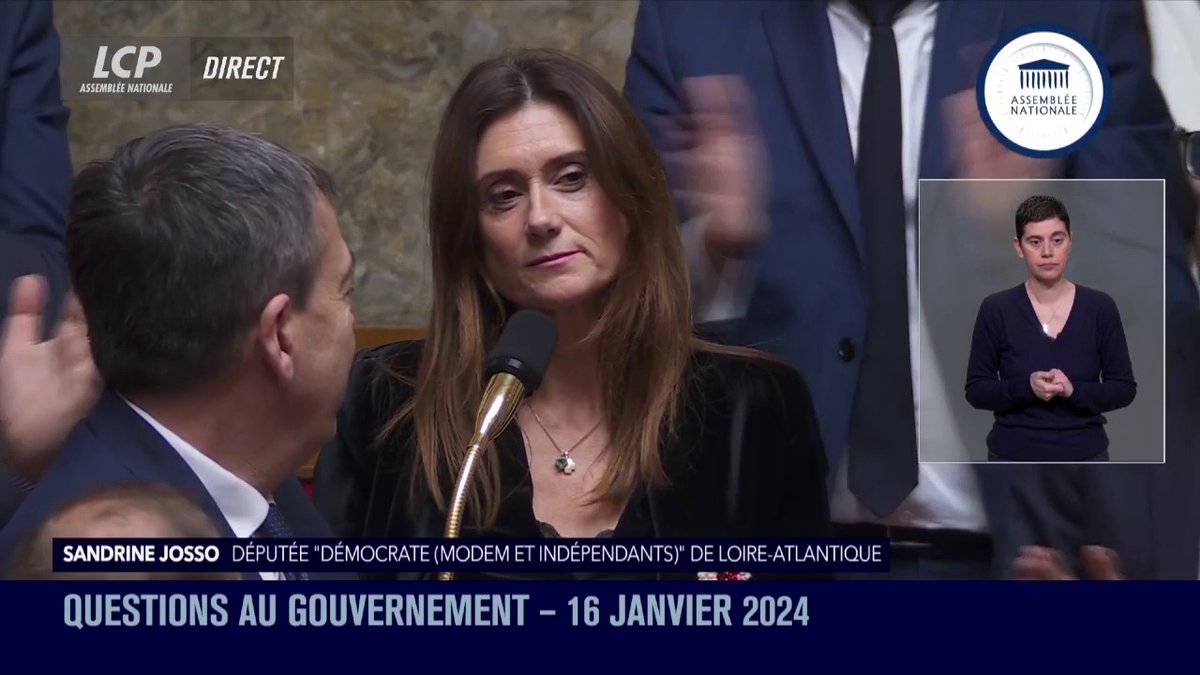 .Sandrine JOSSO, droguée à son insu en novembre, est longuement applaudie. Sa question porte sur la soumission chimique : "Je ne vous parle pas en tant que femme victime, mais en tant que députée de la nation qui s'indigne que ce sujet ne soit pas pris à bras le corps". #QAG