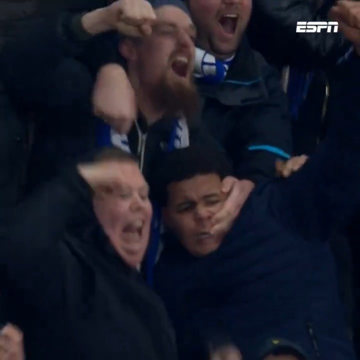 Uitzinnige vreugde bij de fans van Quick Boys: 2-2🤯👏
