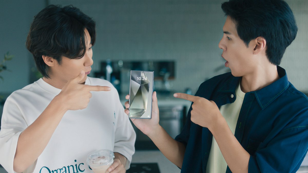 พูดปุ๊ป ใจฟูปั๊ป กับ #GalaxyS24 Ultra ใหม่! แปลไว ทันใจ ชอบมากกก ทริปไหนก็หมดห่วงเรื่องภาษา เพราะมีฟีเจอร์ Interpreter #GalaxyAI is here ✨ จองวันนี้ ฟรี ความจุเพิ่ม เป็น 2 เท่า พิเศษเก่าแลกใหม่ ลดเพิ่มสูงสุด 6,000.- ถึง 30 ม.ค. 67 นี้เท่านั้น #SamsungUnpacked #EpicJustLikeThat