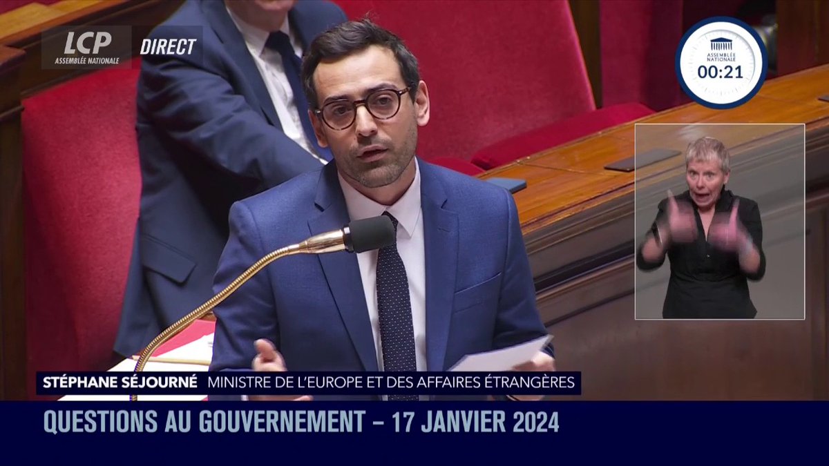 "Accuser l'État juif de génocide, c'est franchir un seuil moral", répond Stéphane Séjourné à Députée Obono. "Nous n'avons pas de leçons à recevoir de votre parti ; vous n'êtes pas au clair, ni sur le Hamas, ni sur Gaza." #DirectAN #QAG