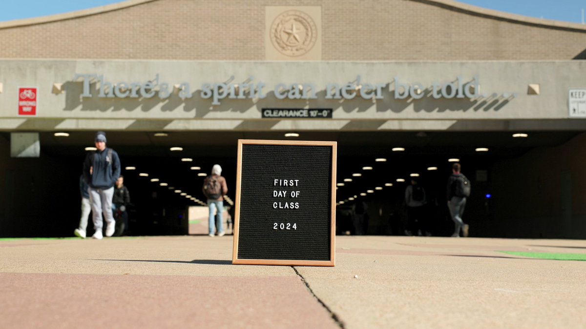 Happy first day of classes, Ags! We're happy to have you back in Aggieland. 👍 #tamu