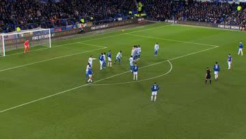 OH MY 🤯 An absolutely stunning free-kick from Everton's Andre Gomes! 🤩 #EmiratesFACup