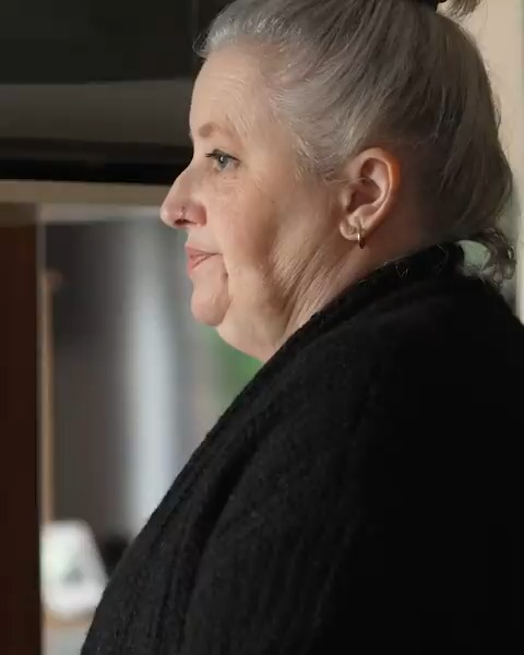 Miquette shares her journey with long COVID and wants Victorians to know that anyone can get it. The best way to not get long COVID, is to not get COVID. To learn more about the symptoms and diagnosis of long COVID, visit: 1/2🧵