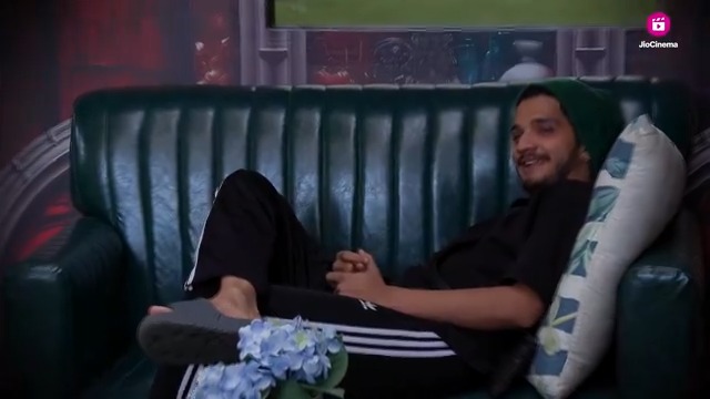 Kya Munawar and Ankita kar payenge apne differences ko mend, yaa hoga dosti ka the end? Watch the new episode of #BiggBoss17 on #JioCinema and Colors TV Tune-in to the 24 hour LIVE channel, streaming free only on #JioCinema #BB17 #BiggBoss17onJioCinema Salman Khan