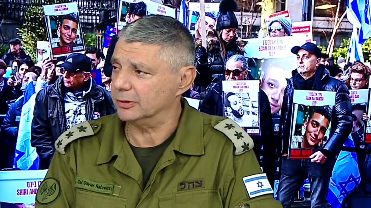 "Depuis 15 ans, le Hamas n'a construit ni école ni hôpital pour les Gazaouis, mais par contre il a construit une grande caserne à ciel ouvert" Olivier Rafowicz (Olivier Rafowicz) porte-parole francophone de l'armée israélienne
