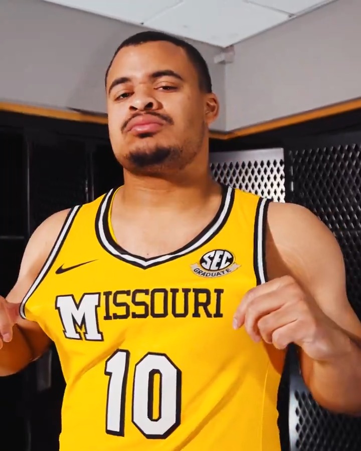 You asked for it. We delivered. 🟡 𝗧𝗵𝗲 𝗴𝗼𝗹𝗱 𝗰𝗹𝗮𝘀𝘀𝗶𝗰 𝘂𝗻𝗶𝘀 𝗮𝗿𝗲 𝗯𝗮𝗰𝗸 🟡 #MIZ 🐯