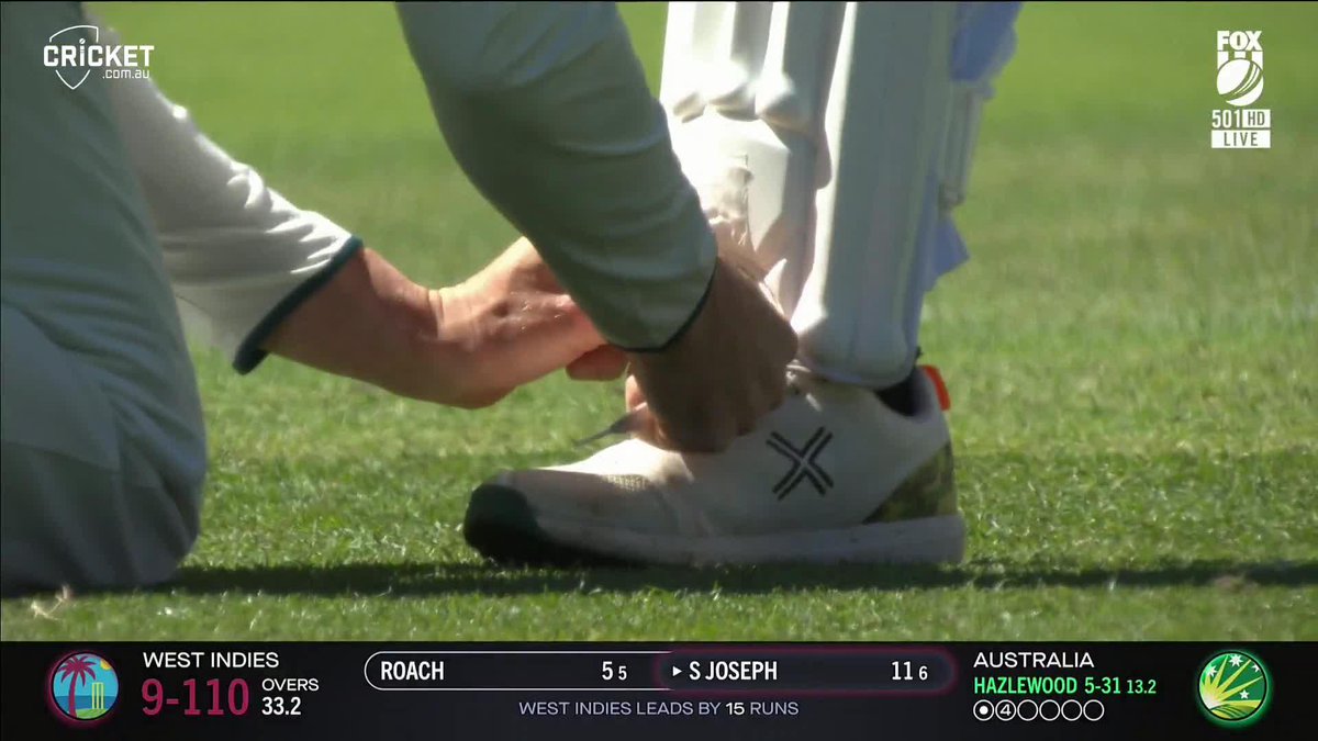 Thanks mate! Steve Smith gives Shamar Joseph a hand with his laces 🤝 #SpiritOfCricket #AUSvWI