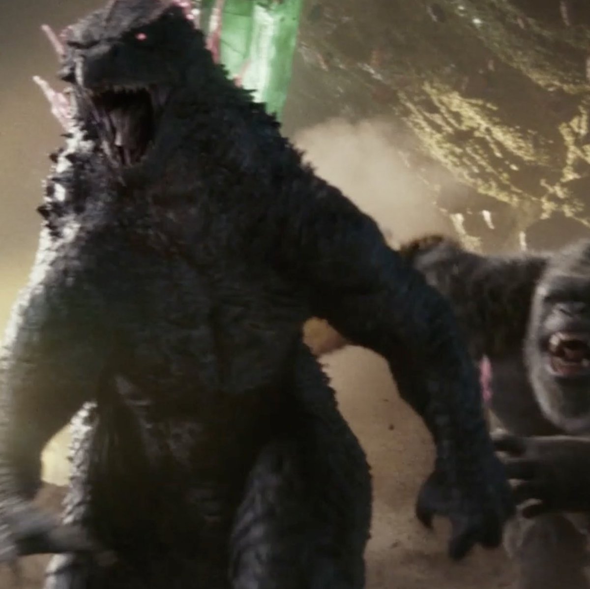 Better clear out. The boys are on the way. #GodzillaxKong