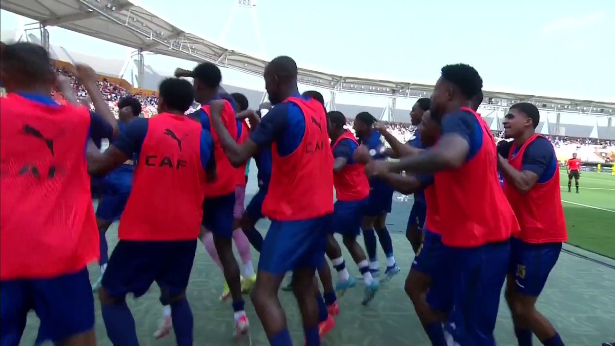 "You cannot do that!" 😬 Calamity at the back for Mozambique as Ryan Mendes takes full advantage!