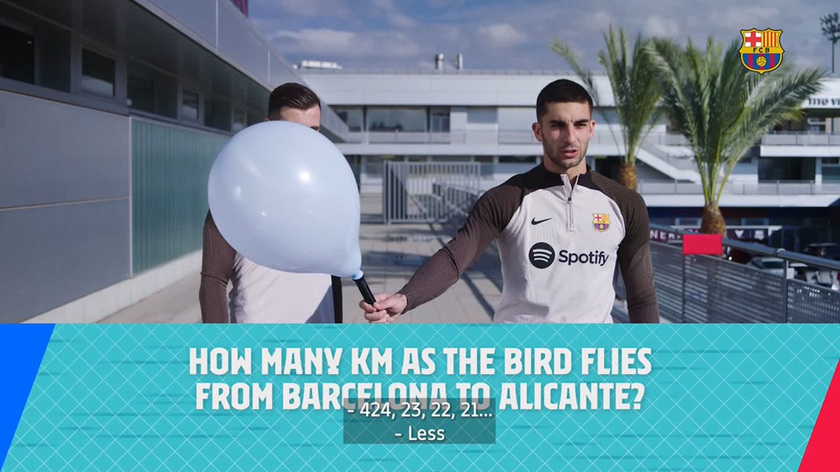 🎈 Let's see what happened when we played Exploding Balloons with Iñaki and Ferran... 💥 😂