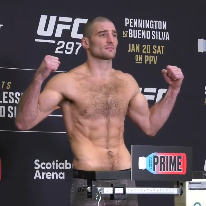 LMFAO is it just me or did Sean go unconscious for like a nanosecond while walking to the scale?